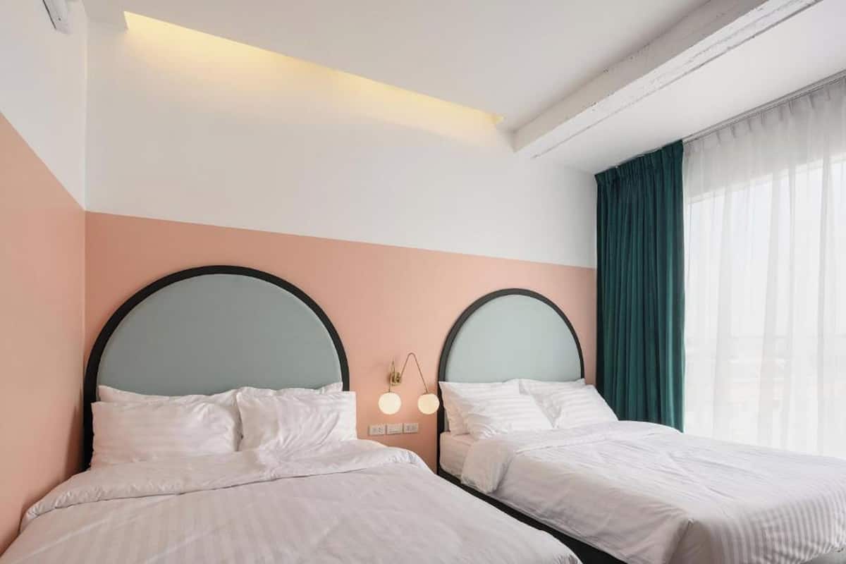 Double Double Room | Sistema de insonorización, tabla de planchar con plancha, wifi gratis