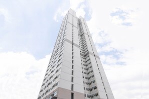 Exterior - OYO 143 Buenbyahe Urban Deca Tower Edsa (Mandaluyong)