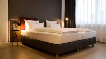 1 bedroom, hypo-allergenic bedding, minibar, in-room safe