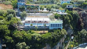 Fachada da propriedade