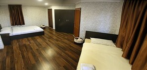 Chambre triple Standard, 3 lits jumeaux | Accès au Wi-Fi (inclus)