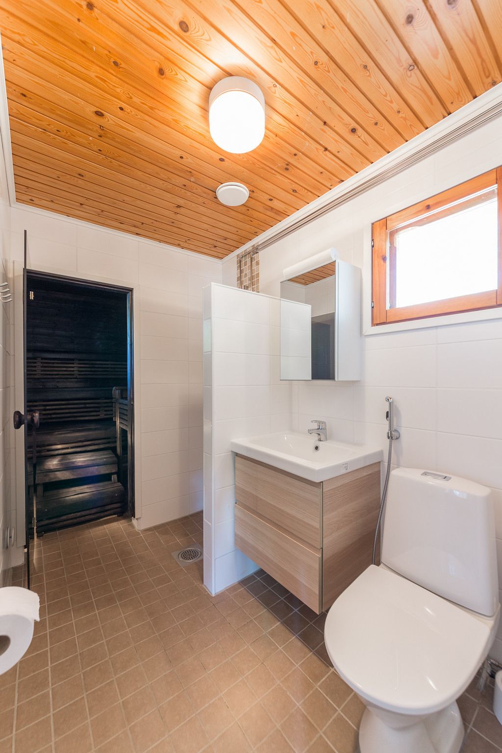 cottage multiple beds with sauna (5-6 adults)