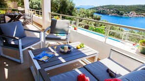 Villa (Athena) | Uitzicht vanaf balkon