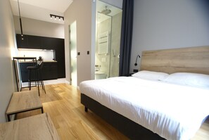 Design-Studio | Bügeleisen/Bügelbrett, kostenloses WLAN, Bettwäsche