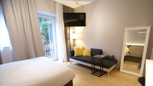 Comfort Studio (Cosy) | Living area | Flat-screen TV