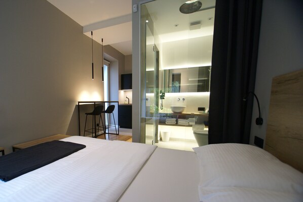 Design-Studio | Bügeleisen/Bügelbrett, kostenloses WLAN, Bettwäsche