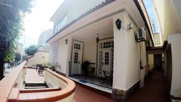 Fachada da propriedade