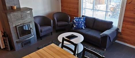 Premium Villa, Partial Lake View | Rollaway beds, bed sheets