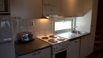 Premium Villa, Partial Lake View | Private kitchen | Fridge, microwave, oven, stovetop