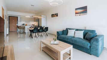 Appartement, 2 slaapkamers | Woonkamer | Een smart-tv en Netflix