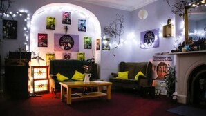 Living room - Spoon and the Stars Hostel (Drogheda)