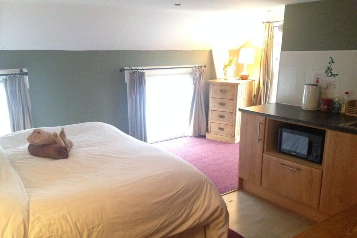 Superior Double or Twin Room, Non Smoking, River View (Room 7) | Rollaway beds (surcharge), WiFi (free), bed sheets