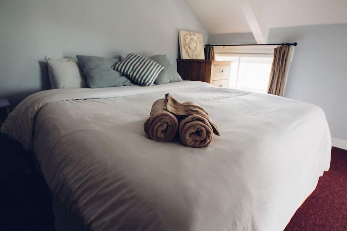 Basic Double Room, 1 Double Bed, Non Smoking, River View (Room 8) | Rollaway beds (surcharge), WiFi (free), bed sheets