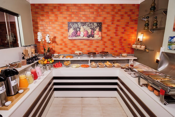 Free daily buffet breakfast