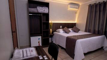 Comfort Double Room | 1 bedroom, minibar, blackout curtains, soundproofing