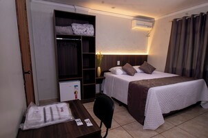 Comfort Double Room | Minibar, blackout drapes, soundproofing, iron/ironing board