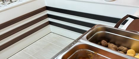 包含每日自助早餐