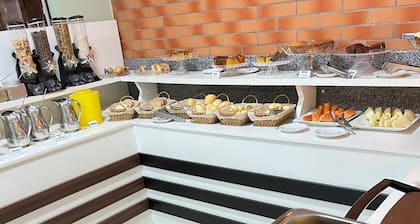 Rosa's Hotel