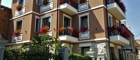 واجهة المنشأة