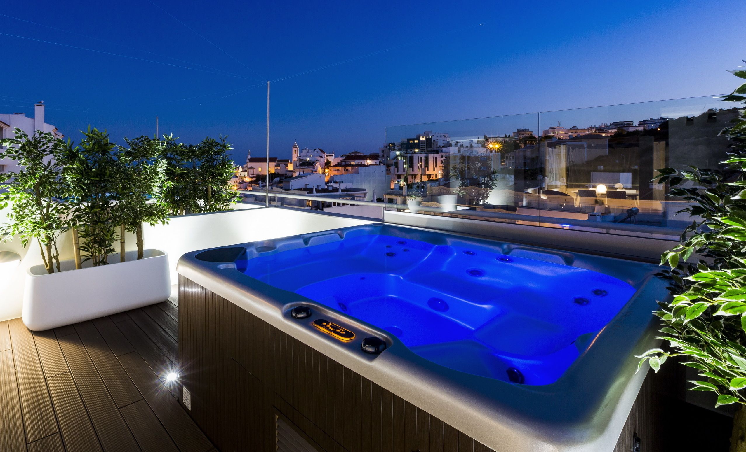 Bain à remous extérieur