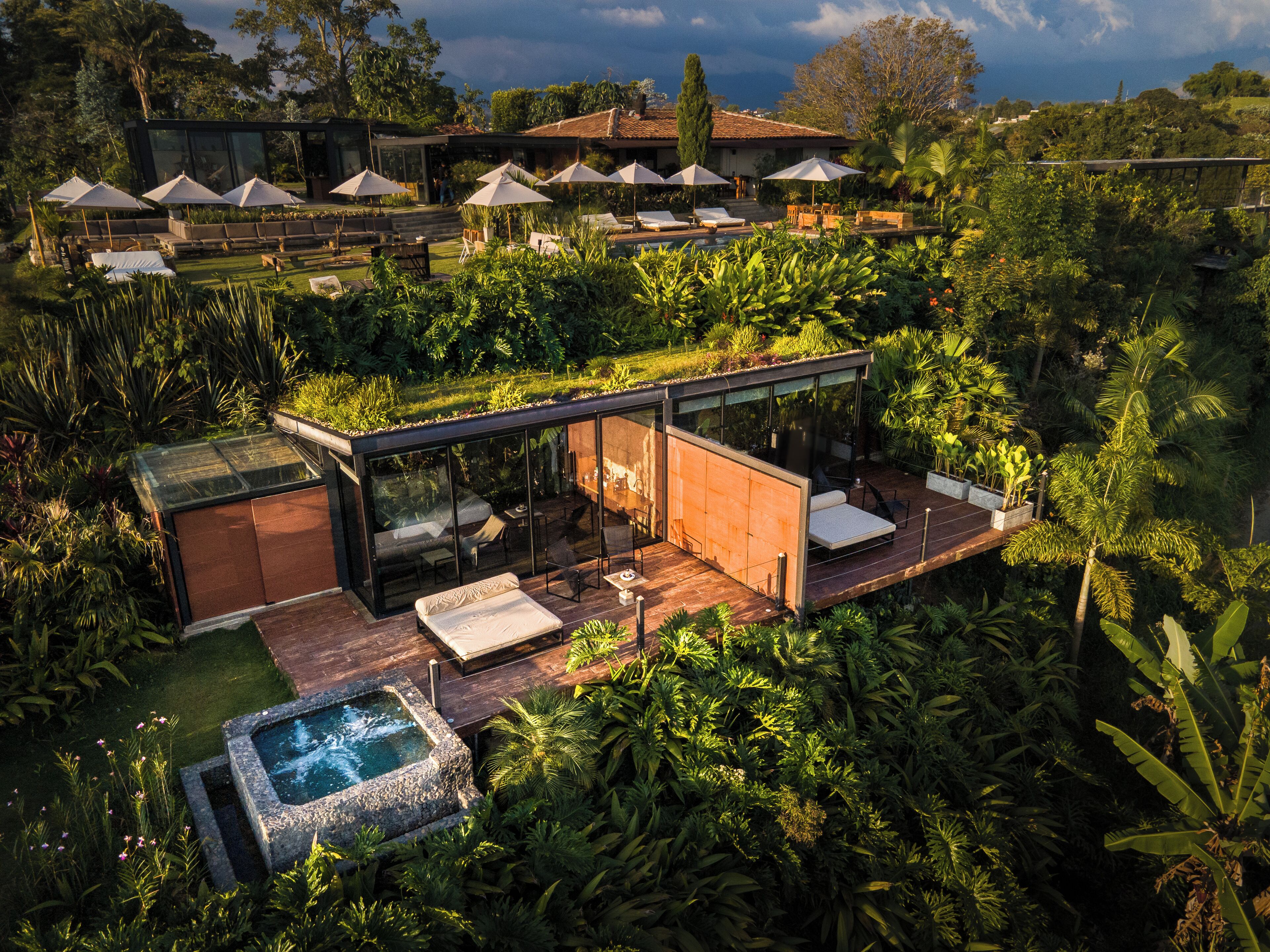 Suite (Master) | Premium bedding, minibar, in-room safe, individually decorated