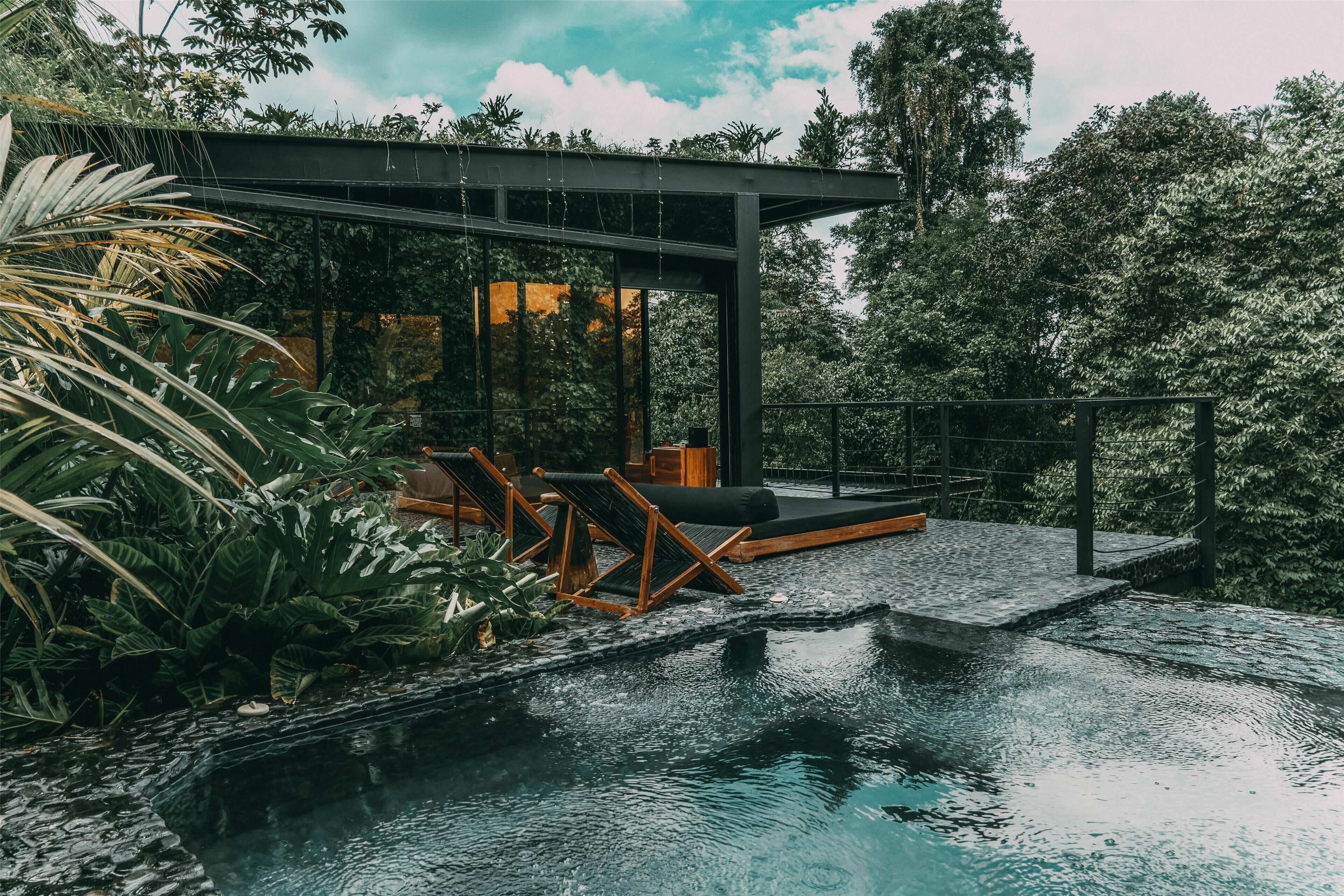 Ropa de cama de alta calidad y minibar 