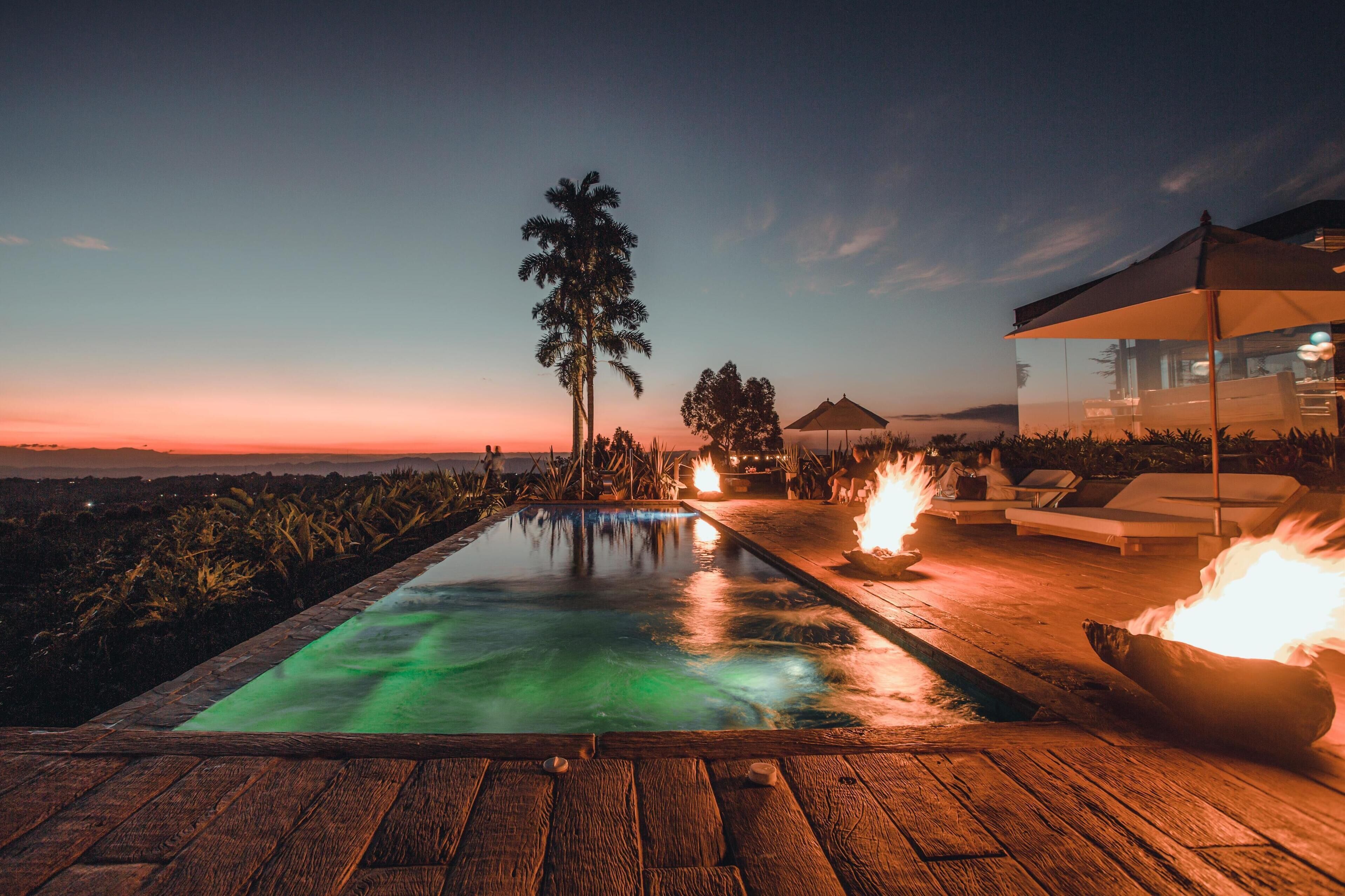 2 albercas al aire libre 