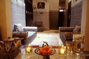 Living area - Be nomad Hostel (Marrakech)
