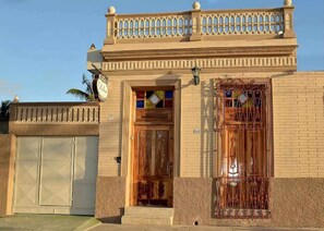 Fachada de la propiedad