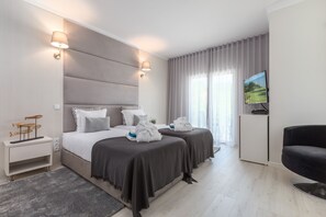 Deluxe Townhome | 3 bedrooms, in-room safe, laptop workspace, blackout drapes - D Loft Sea and Golf (Albufeira)