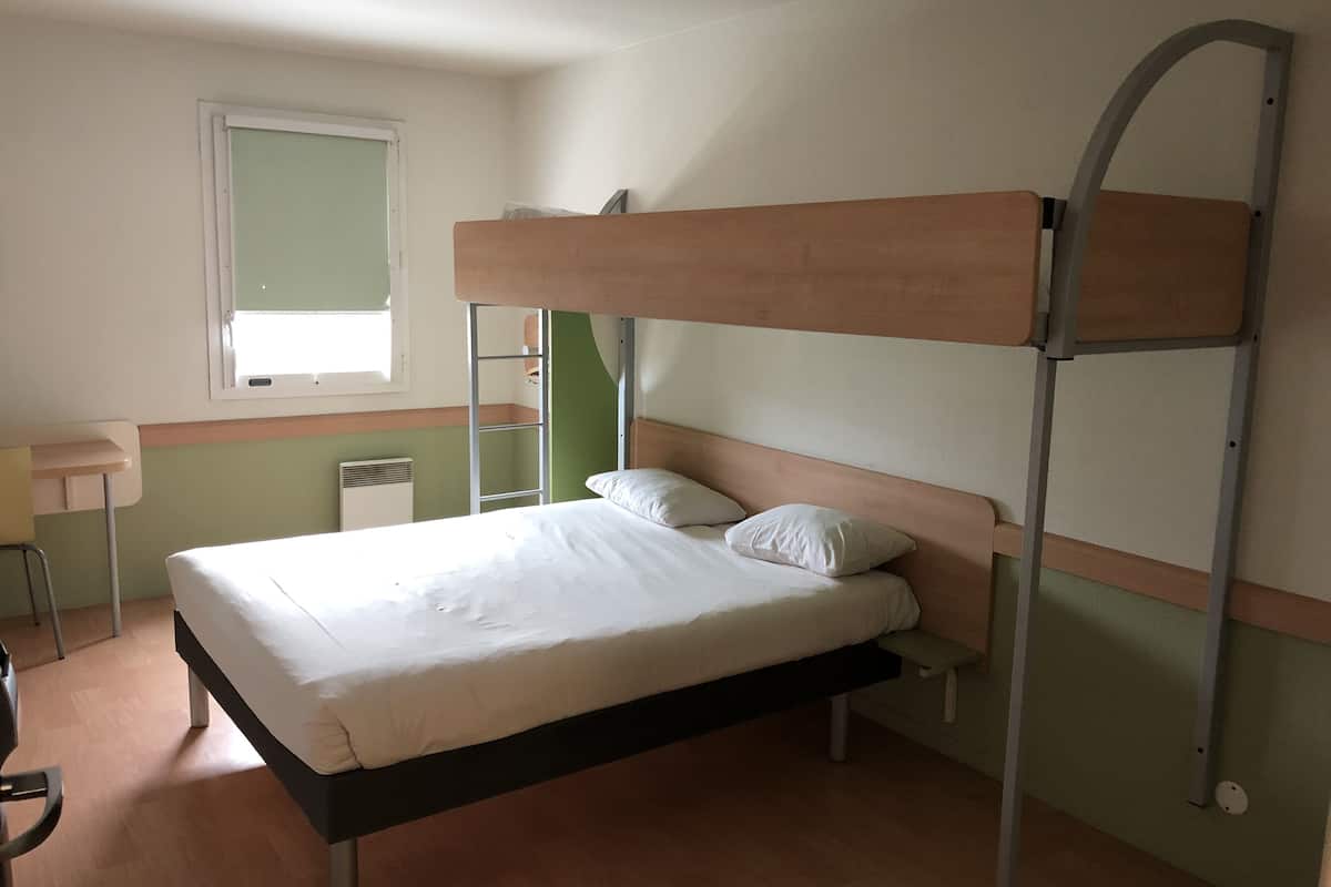 Triple Room, 3 Single Beds | 1 bedroom, desk, laptop workspace, iron/ironing board