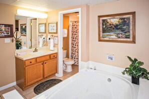 Condo, Multiple Beds (Bear Crossing 101) | Bathroom amenities - Bear Crossing 101 (Pigeon Forge)