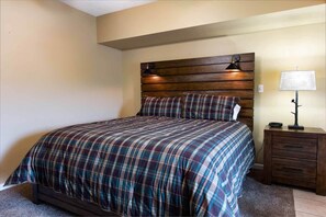 Condo, Multiple Beds (Bear Crossing 402) | 3 bedrooms, iron/ironing board, free WiFi