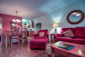 Condo, Multiple Beds (Cedar Lodge 103) | Living area