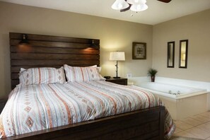 Condo, Multiple Beds (Bear Crossing 501) | 2 bedrooms, iron/ironing board, free WiFi - Bear Crossing 501 (Pigeon Forge)