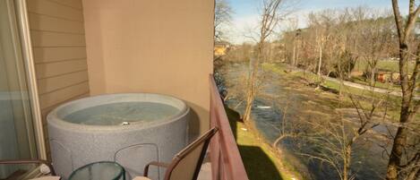 House, Multiple Beds (Cedar Lodge 204) | Balcony