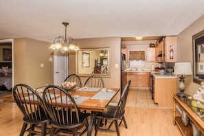 Condo, Multiple Beds (Cedar Lodge 101) | In-room dining