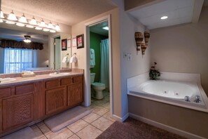 Condo, Multiple Beds (Cedar Lodge 201) | Bathroom
