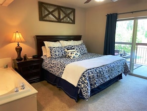 Apartment, Mehrere Betten (Cedar Lodge 301) | 3 Schlafzimmer, Bügeleisen/Bügelbrett, kostenloses WLAN, Bettwäsche