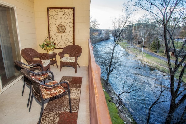 Apartment, Mehrere Betten (Cedar Lodge 404) | Balkon