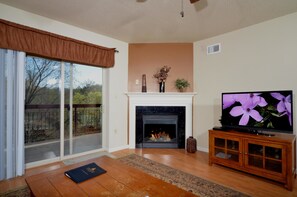 Condo, Multiple Beds (Cedar Lodge 503) | Living room
