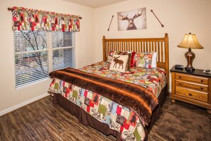 Kondominium, Beberapa Tempat Tidur (Cedar Lodge 403) | 2 kamar tidur, setrika/meja setrika, Wi-Fi gratis, dan seprai linen