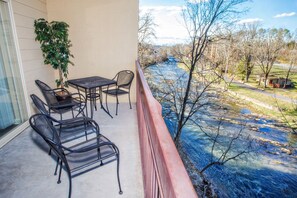 公寓客房, 多張床 (Cedar Lodge 303) | 陽台