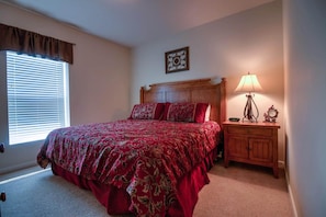 House, Multiple Beds (Cedar Lodge 405) | 3 bedrooms, premium bedding, iron/ironing board, free WiFi - Cedar Lodge 405 (Pigeon Forge)