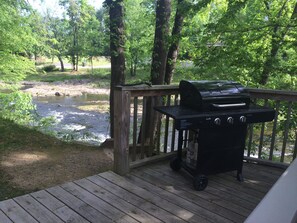 Casa, varias camas (Cedar Lodge 405) | Área de parrilladas y picnic