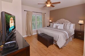 Condo, varias camas (Cedar Lodge 504) | 2 habitaciones, tabla de planchar con plancha y wifi gratis 