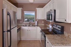 Condo, Multiple Beds (Cedar Lodge 504) | Private kitchen