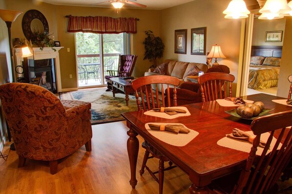 Condo, Multiple Beds (Cedar Lodge 505) | In-room dining