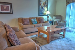Condo, Multiple Beds (Cedar Lodge 702) | Living area