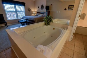 Condo, Multiple Beds (Whispering Pines 213) | Jetted bathtub